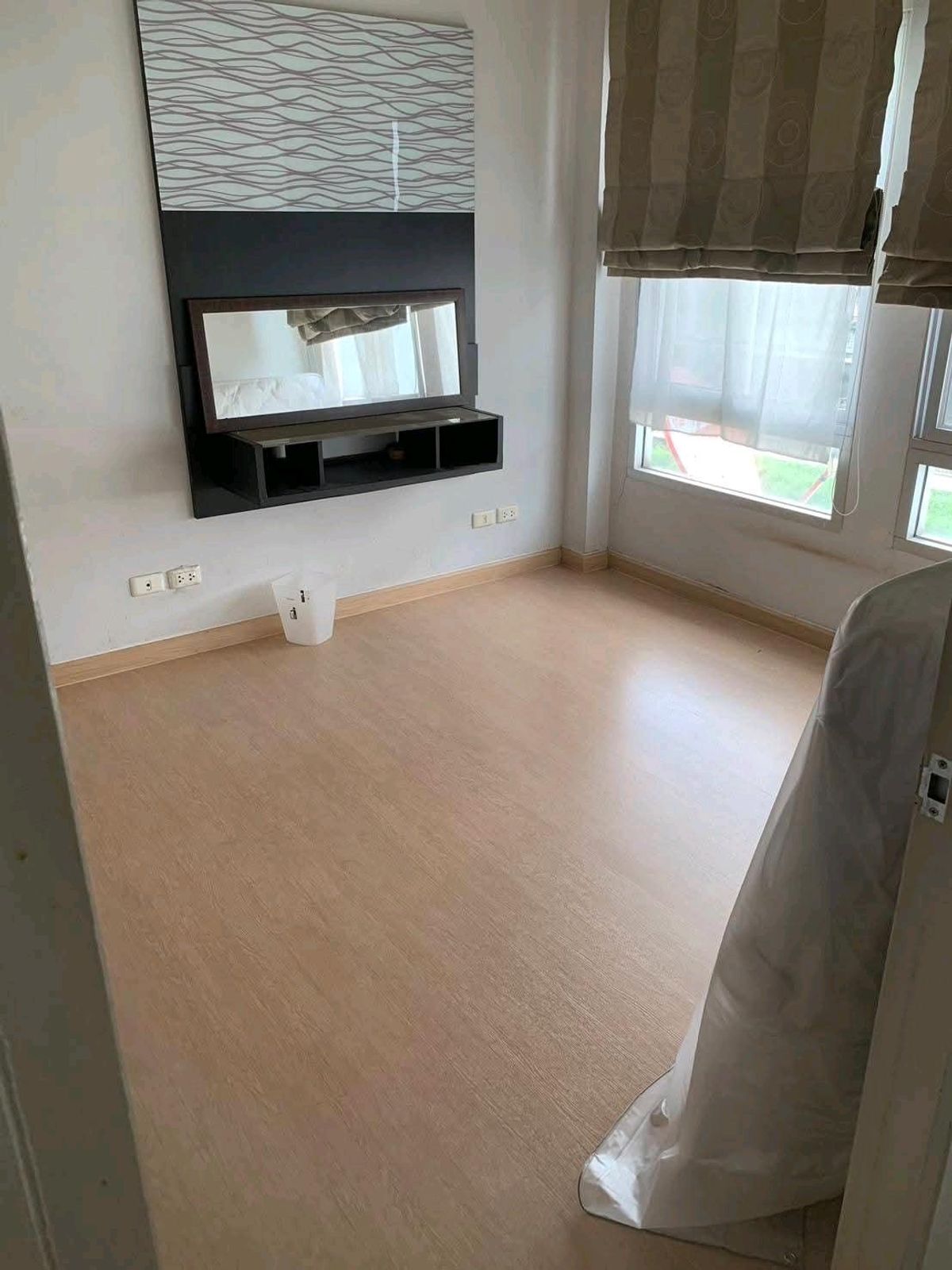 ขายทาวน์โฮมพัฒนาการ ศรีนครินทร์ : ทาวน์โฮม 3 ชั้นหลังริม เนื้อที่ 28.90 ตร.วา พร้อมเฟอร์ แอร์ ถูกที่สุดในโครงการ