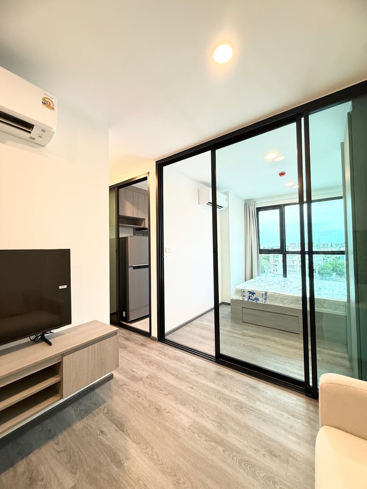 ให้เช่าคอนโดเกษตรศาสตร์ รัชโยธิน : Brixton Pet&Play Phahol 50 Station (คอนโด low rise)  ** เลี้ยงสัตว์ได้แบบเปิดเผย ห้องใหม่ เฟอร์ใหม่หมด พร้อมเข้าอยู่**