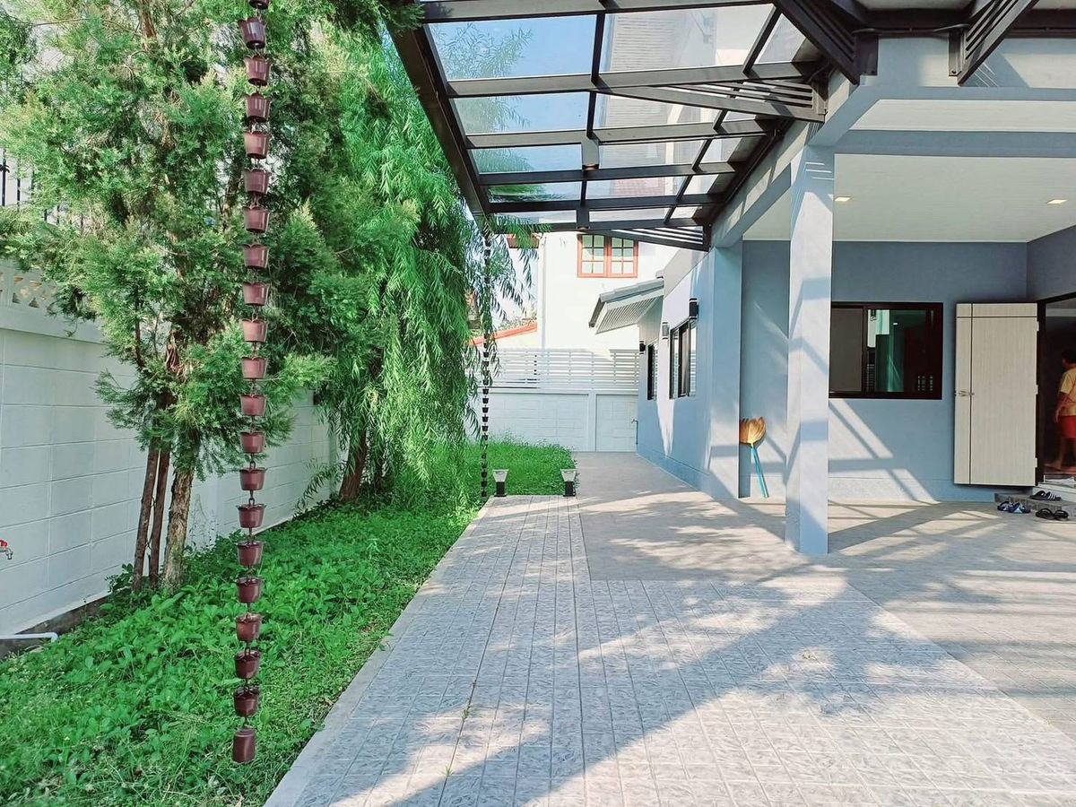 ขายบ้านแจ้งวัฒนะ เมืองทอง : Newly-Renovated House in Chaeng-Watthana for sale!✨ 3 bedroom 4 bathroom huge size 84 sq.w 271 sq.m fully fitted near ISB School and BTS