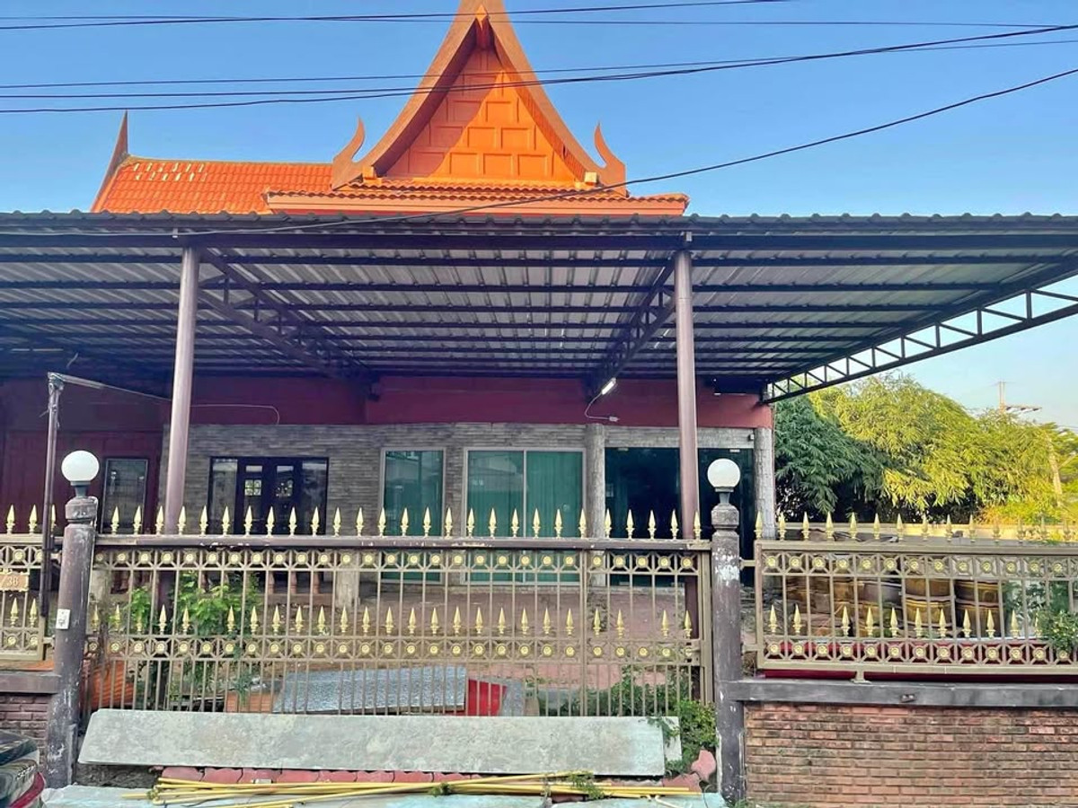 For RentHouseNonthaburi, Bang Yai, Bangbuathong : House with Warehouse, 200 sq.wah, Soi Buathong Keha, 6 Bedrooms, 3 Bathrooms, Ruean Thai Village, Nonthaburi
