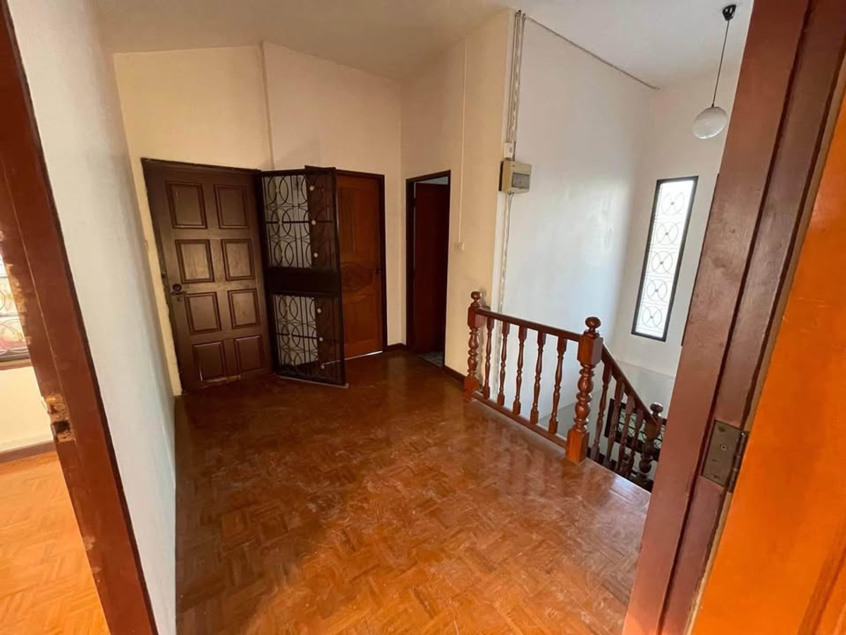 ให้เช่าบ้านนนทบุรี บางใหญ่ บางบัวทอง : บ้านพร้อมโกดัง 200ตรว. ซอยบัวทองเคหะ 6 ห้องนอน 3 ห้องน้ำ หมู่บ้านเรือนไทย นนทบุรี