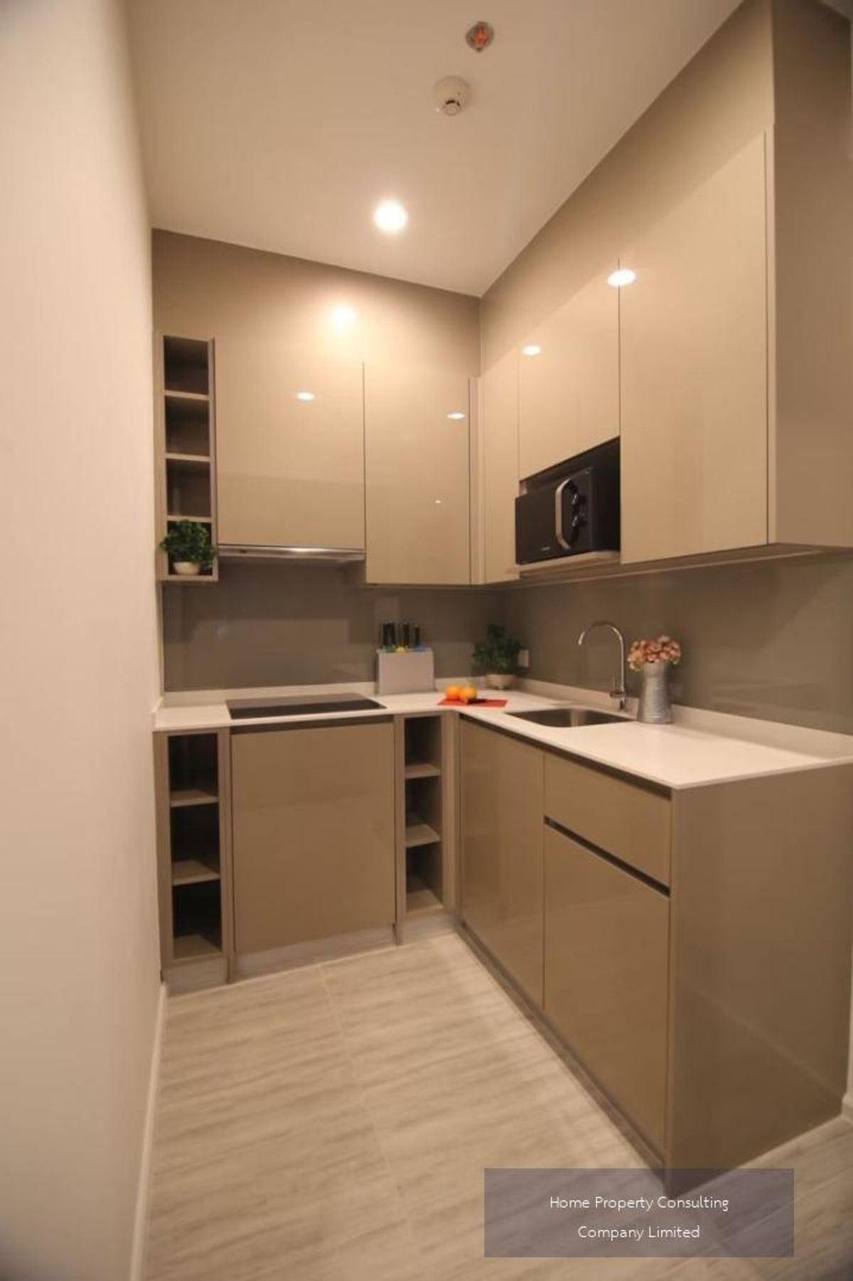 For SaleCondoOnnut, Udomsuk : Urgent sale, cheap, virtue, essence, Sukhumvit, BTS Punnawithi (550 m/8 minutes). Interested in negotiating @condobkk (with @) Code H33278