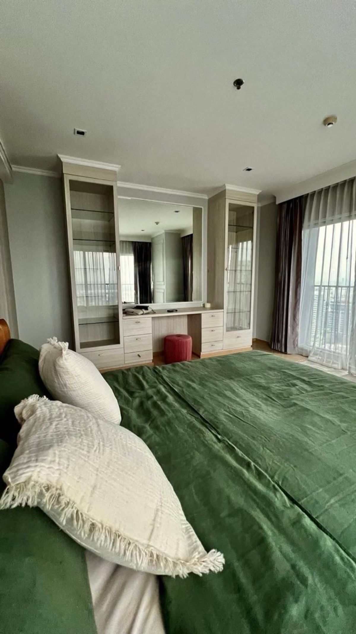 ขายคอนโดสุขุมวิท อโศก ทองหล่อ : Next to BTS Thonglor - best penthouse in the area