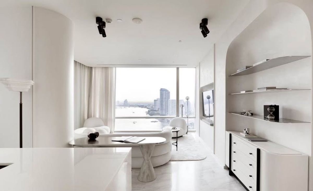 คอนโดสาทร นราธิวาส : คอนโดหรูที่ Four Seasons Private Residences เดินทางสะดวก ใกล้รถไฟฟ้าบีทีเอส ห้องตกแต่งสวยมาก! เฟอร์นิเจอร์ครบ! พร้อมอยู่!