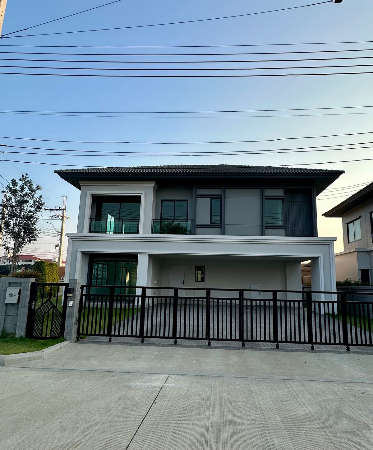 ขายบ้านบางนา แบริ่ง ลาซาล : บ้านเดี่ยว แปลงมุมใหญ่100วา หน้าสวน บางนากม.18