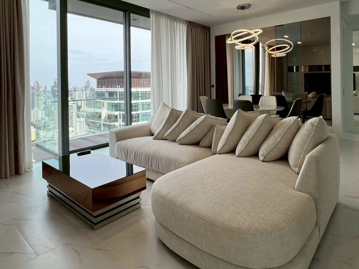 ให้เช่าคอนโดสุขุมวิท อโศก ทองหล่อ :  ♦ Prime Location ♦ ชั้น 30+ | 2 ห้องนอน 128.00 ตร.ม. | ใกล้ BTS พร้อมพงษ์ 110 ม., เอ็มควอเทียร์ 260 ม., เอ็มโพเรียม 260 ม.