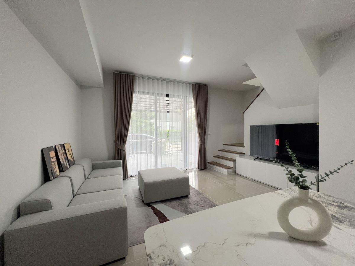 ให้เช่าทาวน์โฮมบางนา แบริ่ง ลาซาล : ให้เช่า Pleno สุขุมวิท บางนา 2 | บ้าน 3 ห้องนอน 106 ตร.ม. พร้อมเฟอร์ครบ | 36,000 บาท | LINE: @323gqmho | Ref: T1856