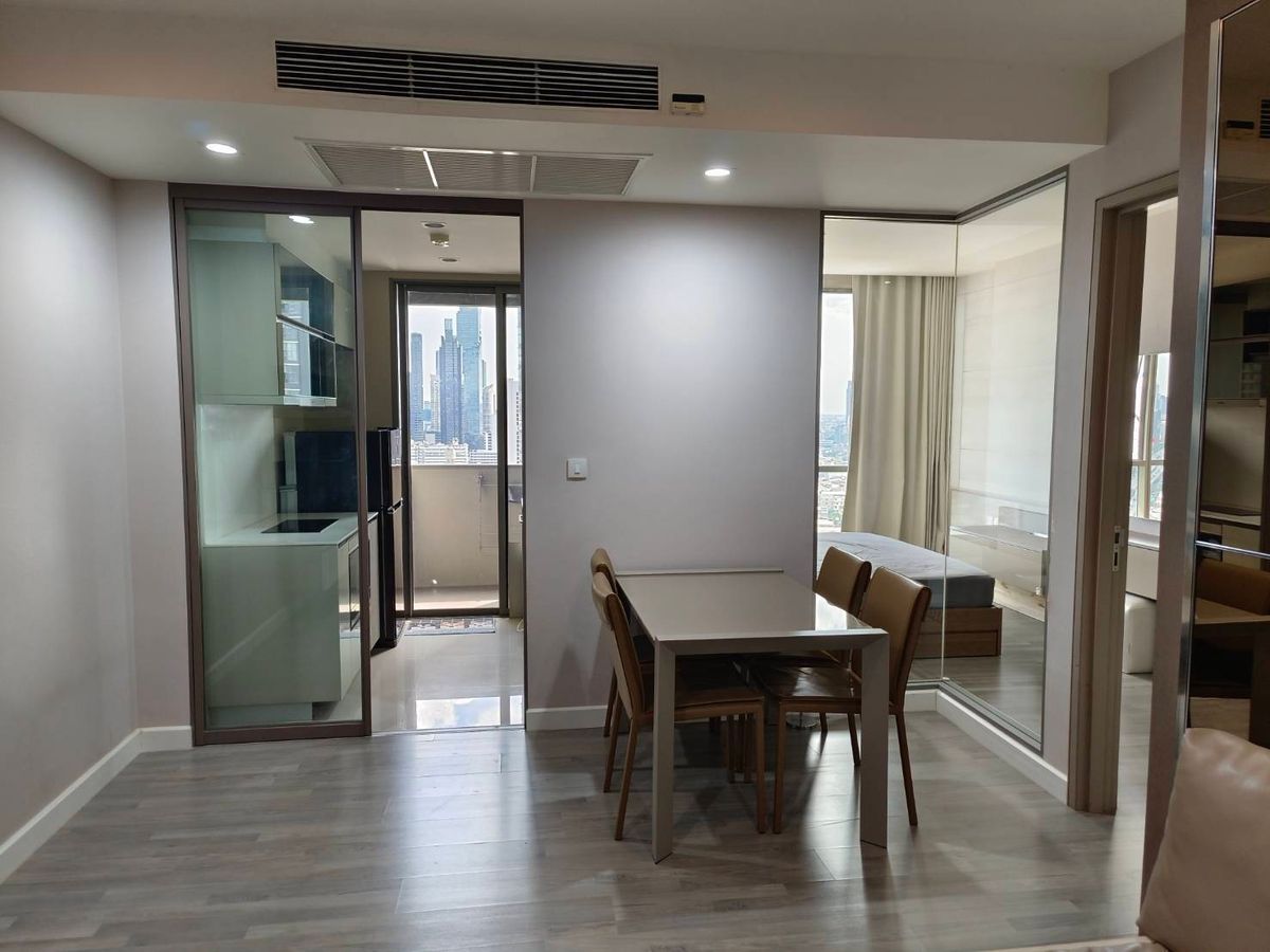 For SaleCondoSiam Paragon ,Chulalongkorn,Samyan : The Room Rama 4 is good, the view is very comfortable. There is a VDO to see first. The room is very beautiful. Request people. Really interested. Dont miss this room. Very good price!