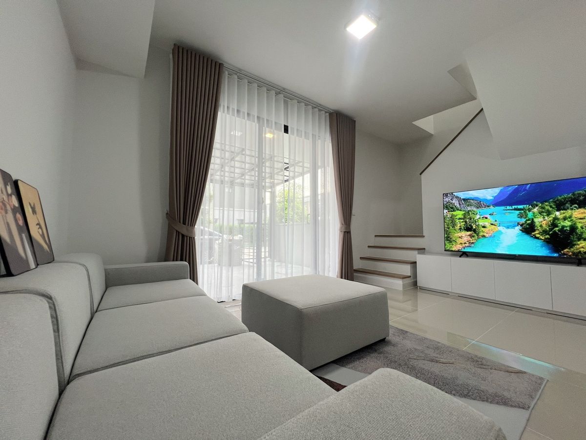 ให้เช่าทาวน์โฮมบางนา แบริ่ง ลาซาล : ให้เช่า Pleno สุขุมวิท บางนา 2 | บ้าน 3 ห้องนอน 106 ตร.ม. พร้อมเฟอร์ครบ | 36,000 บาท | LINE: @323gqmho | Ref: T1856