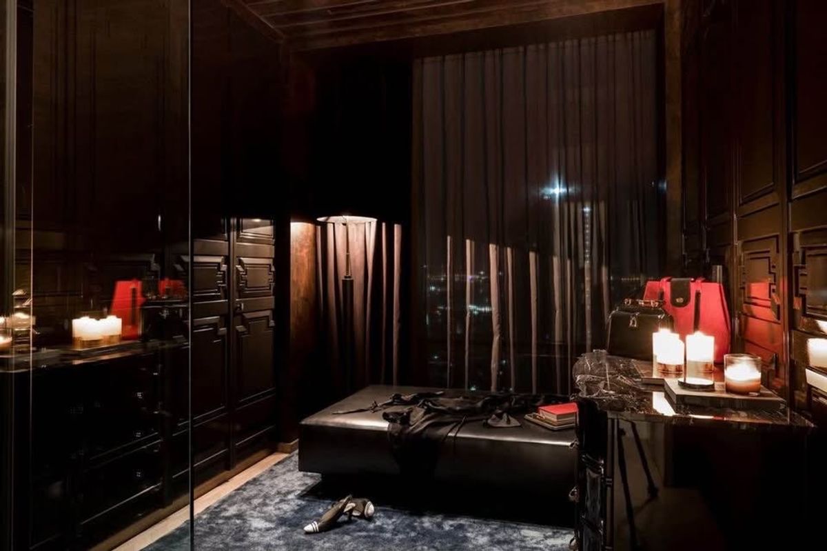 คอนโดสาทร นราธิวาส : คอนโดหรูที่ Four Seasons Private Residences เดินทางสะดวก ใกล้รถไฟฟ้าบีทีเอส ห้องตกแต่งสวยมาก! เฟอร์นิเจอร์ครบ! พร้อมอยู่!