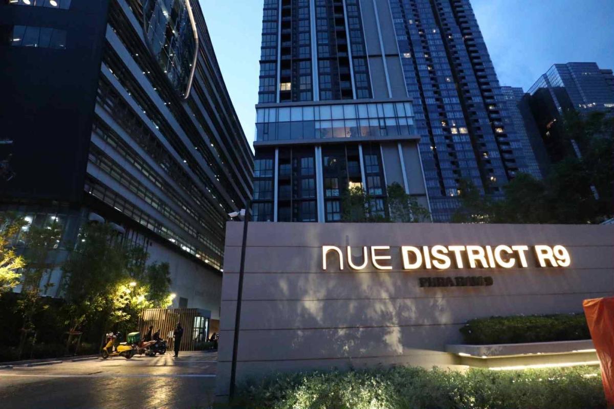 ให้เช่าคอนโดพระราม 9 เพชรบุรีตัดใหม่ RCA : 🔥ให้เช่าด่วน🔥นิว ดิสทริค อาร์ 9 ใกล้ MRT พระราม 9 เฟอร์นิเจอร์ครบ พร้อมเข้าอยู่