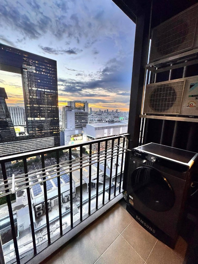 ให้เช่าคอนโดพระราม 9 เพชรบุรีตัดใหม่ RCA : 🔥ให้เช่าด่วน🔥นิว ดิสทริค อาร์ 9 ใกล้ MRT พระราม 9 เฟอร์นิเจอร์ครบ พร้อมเข้าอยู่