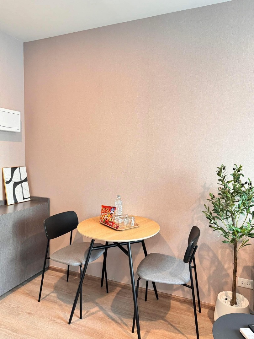 ให้เช่าคอนโดพระราม 9 เพชรบุรีตัดใหม่ RCA : 🔥ให้เช่าด่วน🔥นิว ดิสทริค อาร์ 9 ใกล้ MRT พระราม 9 เฟอร์นิเจอร์ครบ พร้อมเข้าอยู่