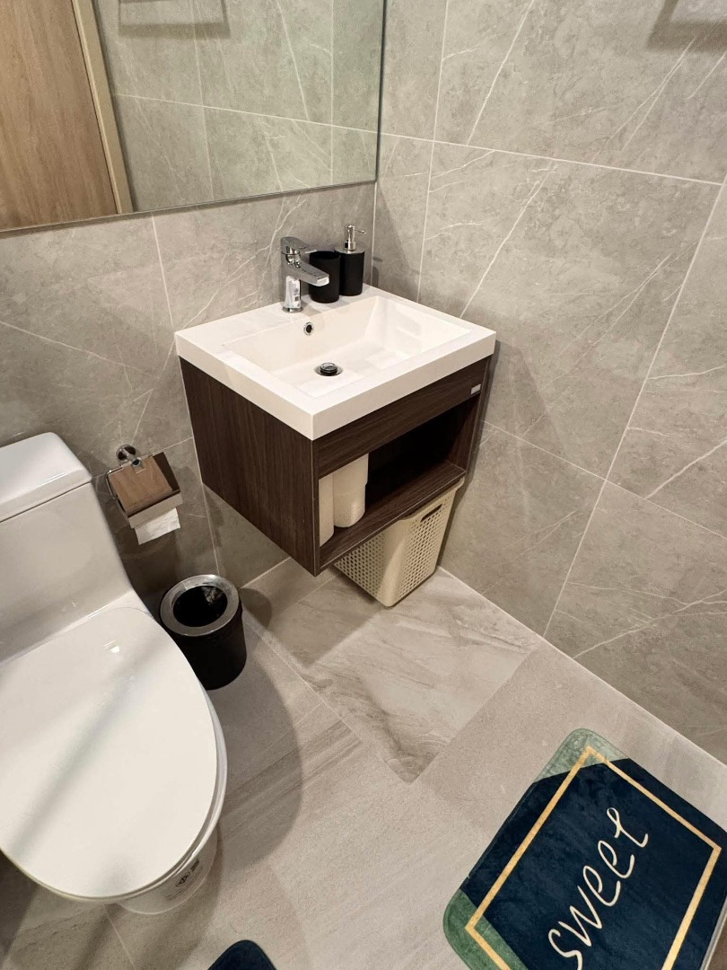 ให้เช่าคอนโดพระราม 9 เพชรบุรีตัดใหม่ RCA : 🔥ให้เช่าด่วน🔥นิว ดิสทริค อาร์ 9 ใกล้ MRT พระราม 9 เฟอร์นิเจอร์ครบ พร้อมเข้าอยู่