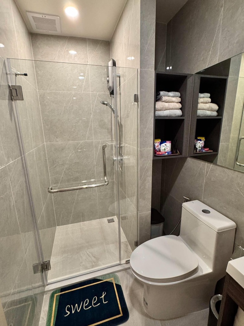 ให้เช่าคอนโดพระราม 9 เพชรบุรีตัดใหม่ RCA : 🔥ให้เช่าด่วน🔥นิว ดิสทริค อาร์ 9 ใกล้ MRT พระราม 9 เฟอร์นิเจอร์ครบ พร้อมเข้าอยู่