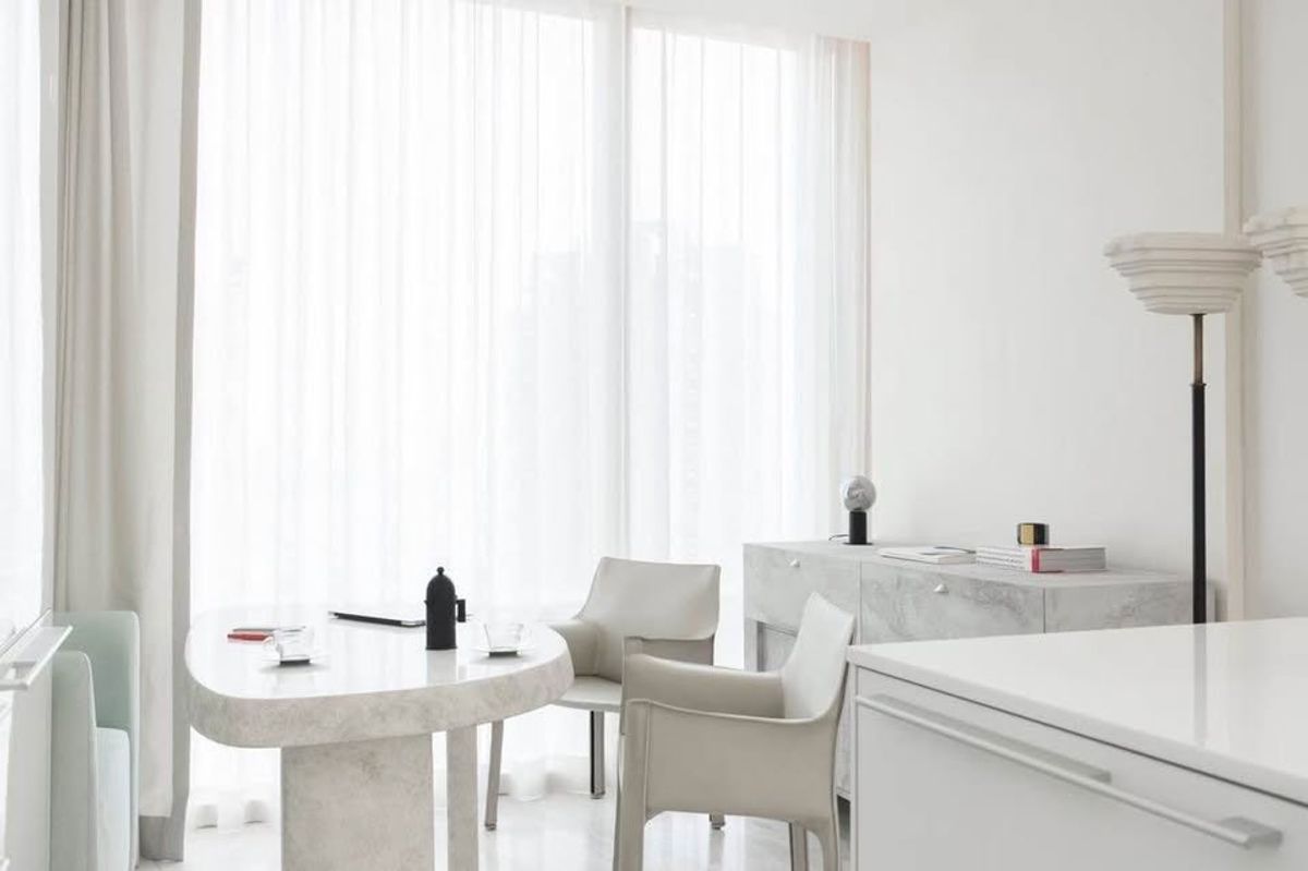 คอนโดสาทร นราธิวาส : คอนโดหรูที่ Four Seasons Private Residences เดินทางสะดวก ใกล้รถไฟฟ้าบีทีเอส ห้องตกแต่งสวยมาก! เฟอร์นิเจอร์ครบ! พร้อมอยู่!