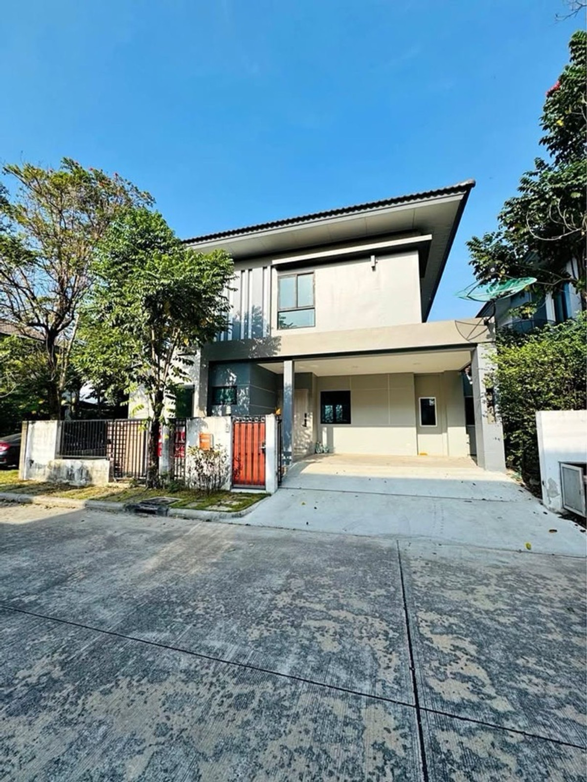 For RentTownhomeRama 2, Bang Khun Thian : Single house for rent, Tha Kham, near Central Rama 2, convenient travel.