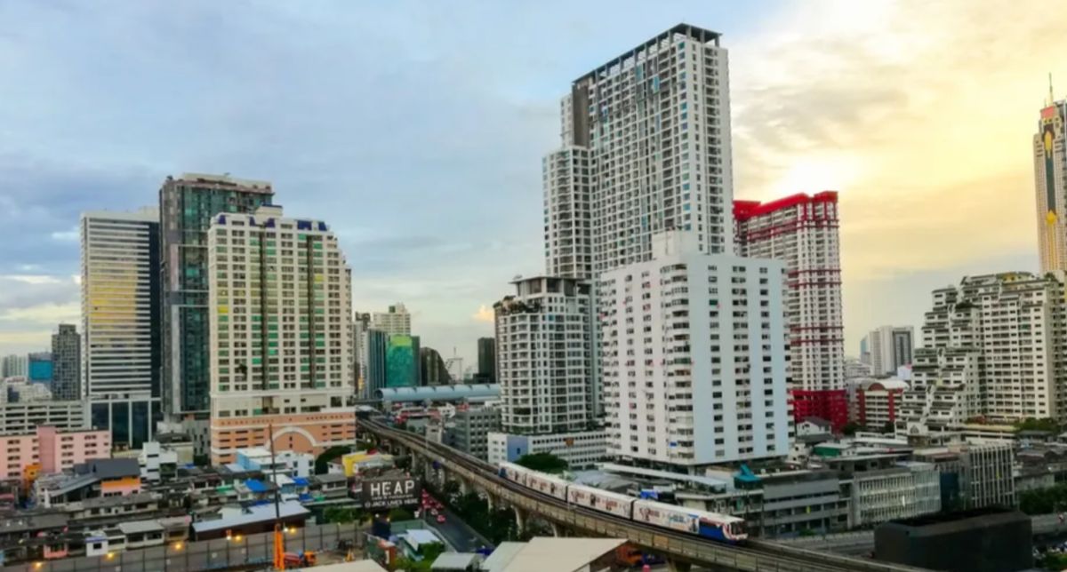 ขายคอนโดราชเทวี พญาไท : ราคาดีมาก! 1 ห้องนอน 2 ห้องน้ำ สองชั้น Duplex ที่สุดฮิตย่านพญาไท ราชเทวี ทำเลใจกลางเมือง เข้าออกสะดวกสบาย ใกล้รฟฟ 2 สถานี รวมทั้ง APL ต้องห้ามพลาดเลย มุมดีมาก! 