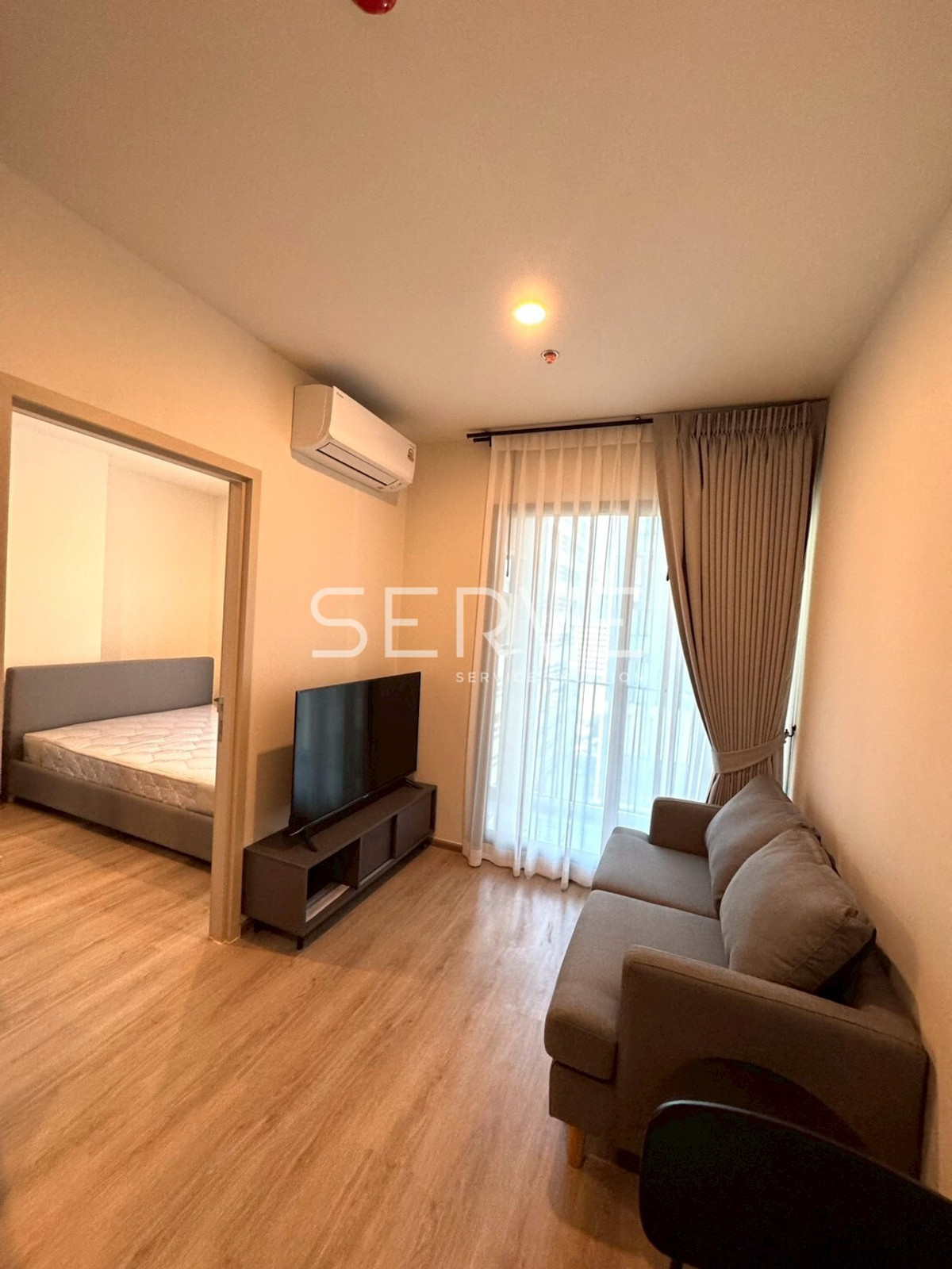 ให้เช่าคอนโดพระราม 9 เพชรบุรีตัดใหม่ RCA : 🔥17K/Mo 1นอน ราคาสุดคุ้ม ห้องใหม่แกะกล่อง วิวดี เฟอร์แน่น พร้อมอยู่ คอนโดทำเลดีๆ เดินทางง่ายใกล้ MRT พระราม 9 @ NUE District R9