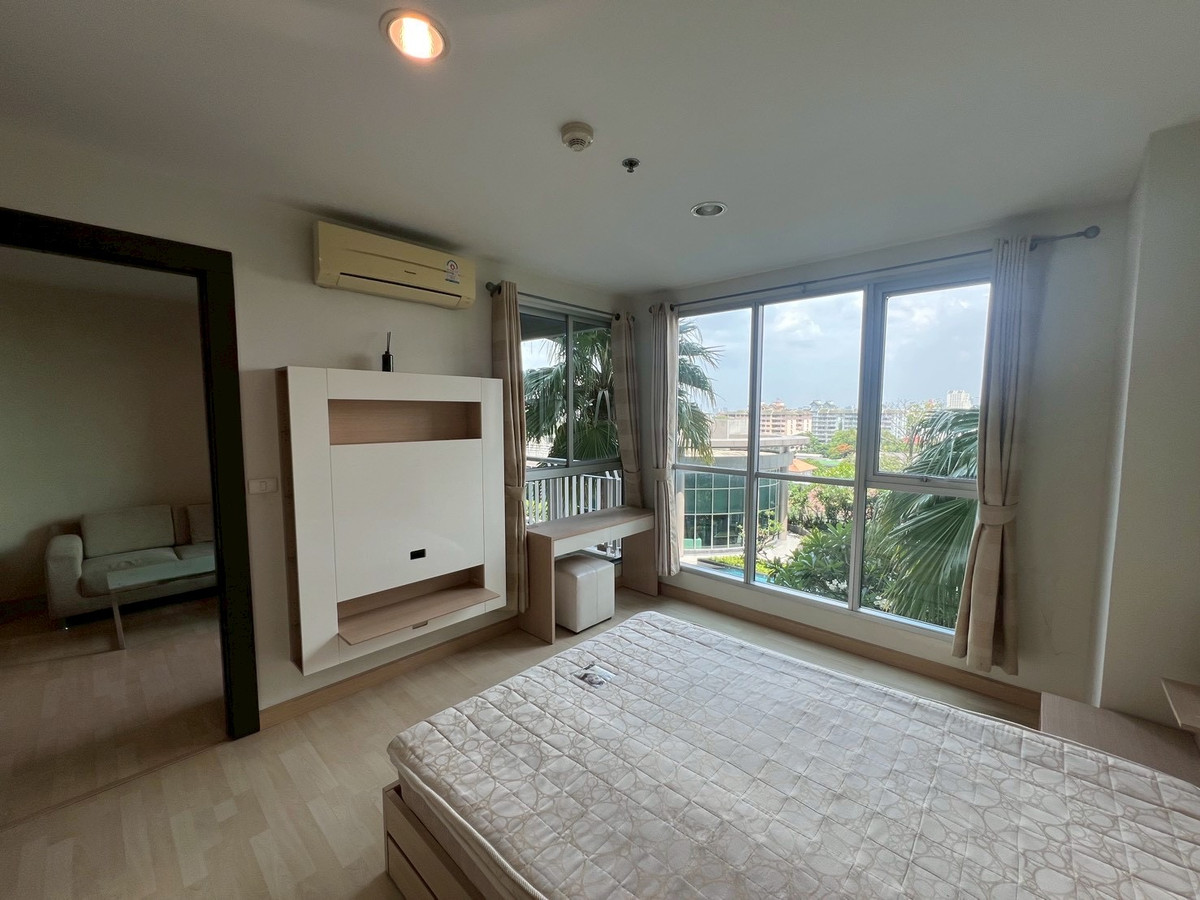 For RentCondoRatchadapisek, Huaikwang, Suttisan : Rent a Rhythm Ratchada (a big room ready to go in a good price)