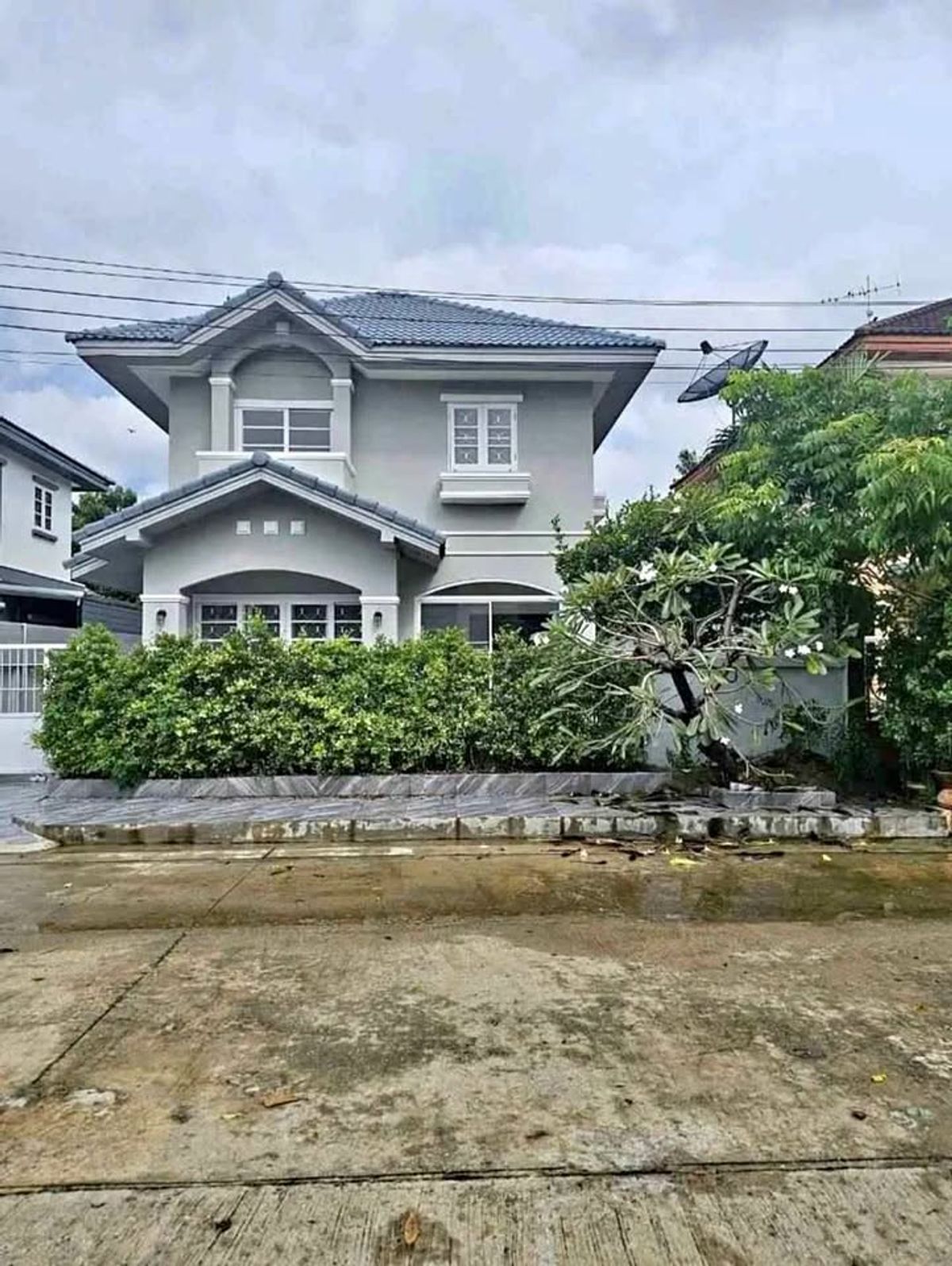 ให้เช่าบ้านมีนบุรี-ร่มเกล้า : ให้เช่าบ้านเดี่ยว เนื้อที่ 63 ตรว. ถนนสุวินทวงศ์ 