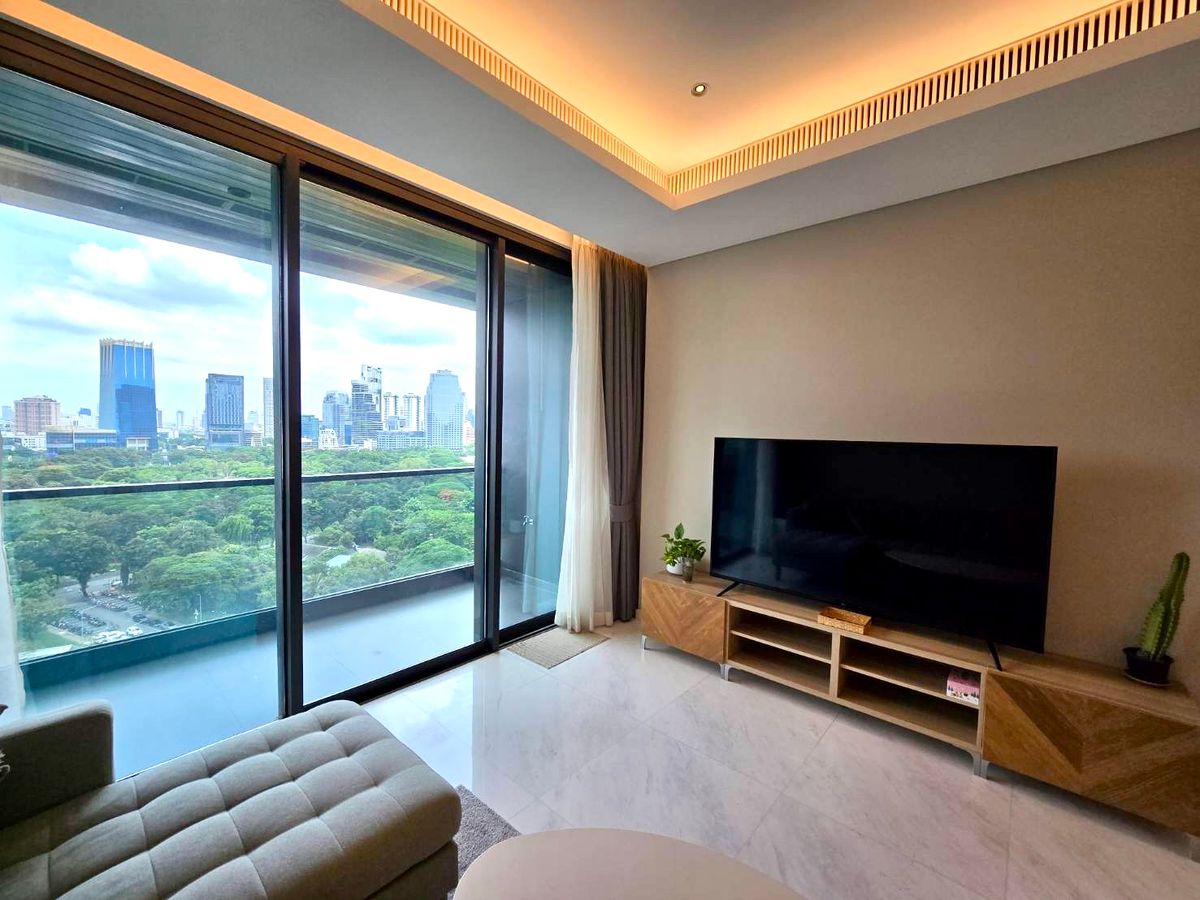 คอนโดวิทยุ ชิดลม หลังสวน : Sindhorn Tonson: 2bed 2bath 106sqm. 45,500,000 Am: 0656199198 corner unit full permanant lumpini view