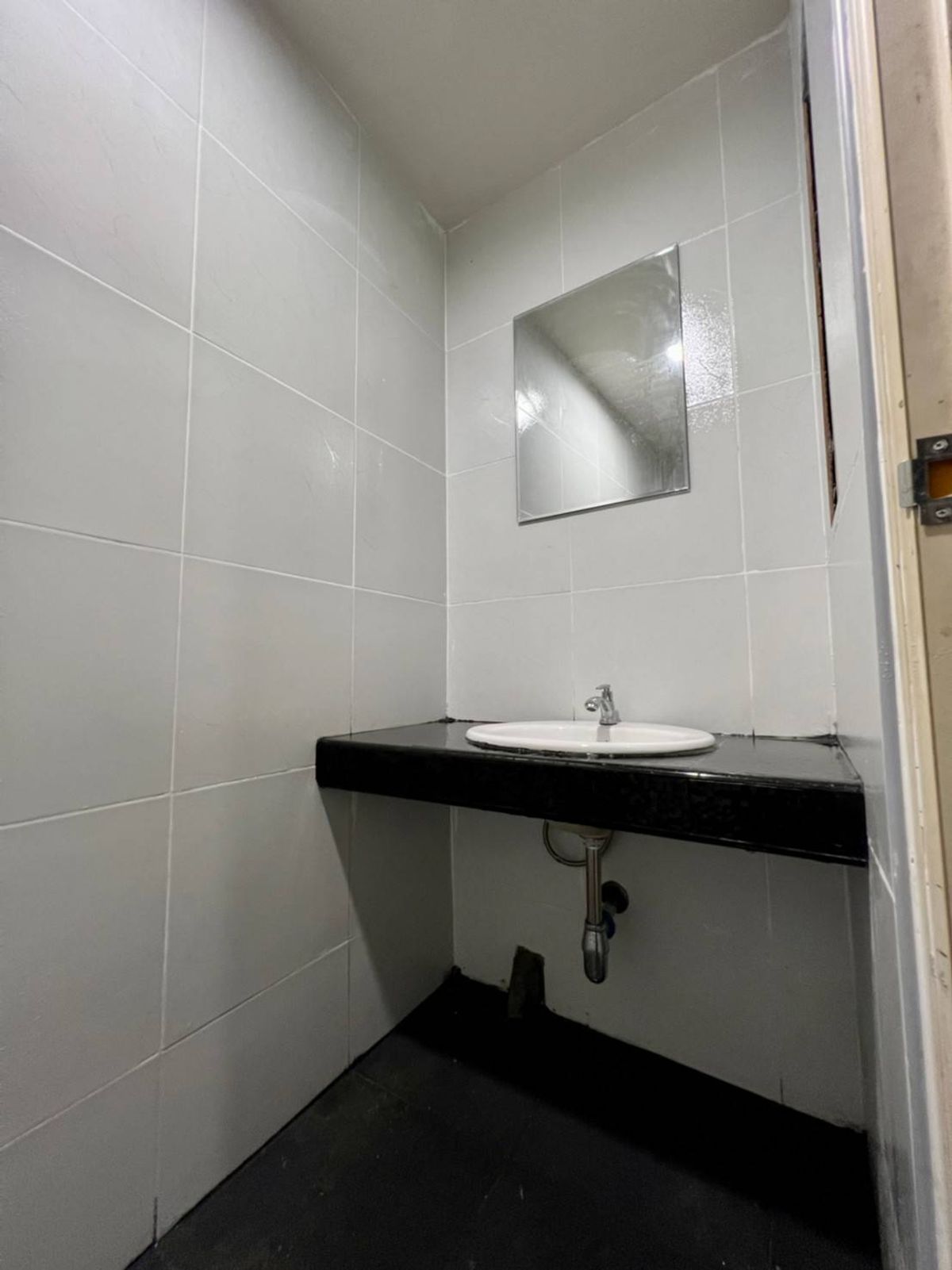 For SaleShop HouseBang Sue, Wong Sawang, Tao Pun : Sell ​​2 -storey commercial building with tenants at 9 MRT Bang Pho, only 50 meters near Bang Pho Hospital. And Bang Sue Gateway