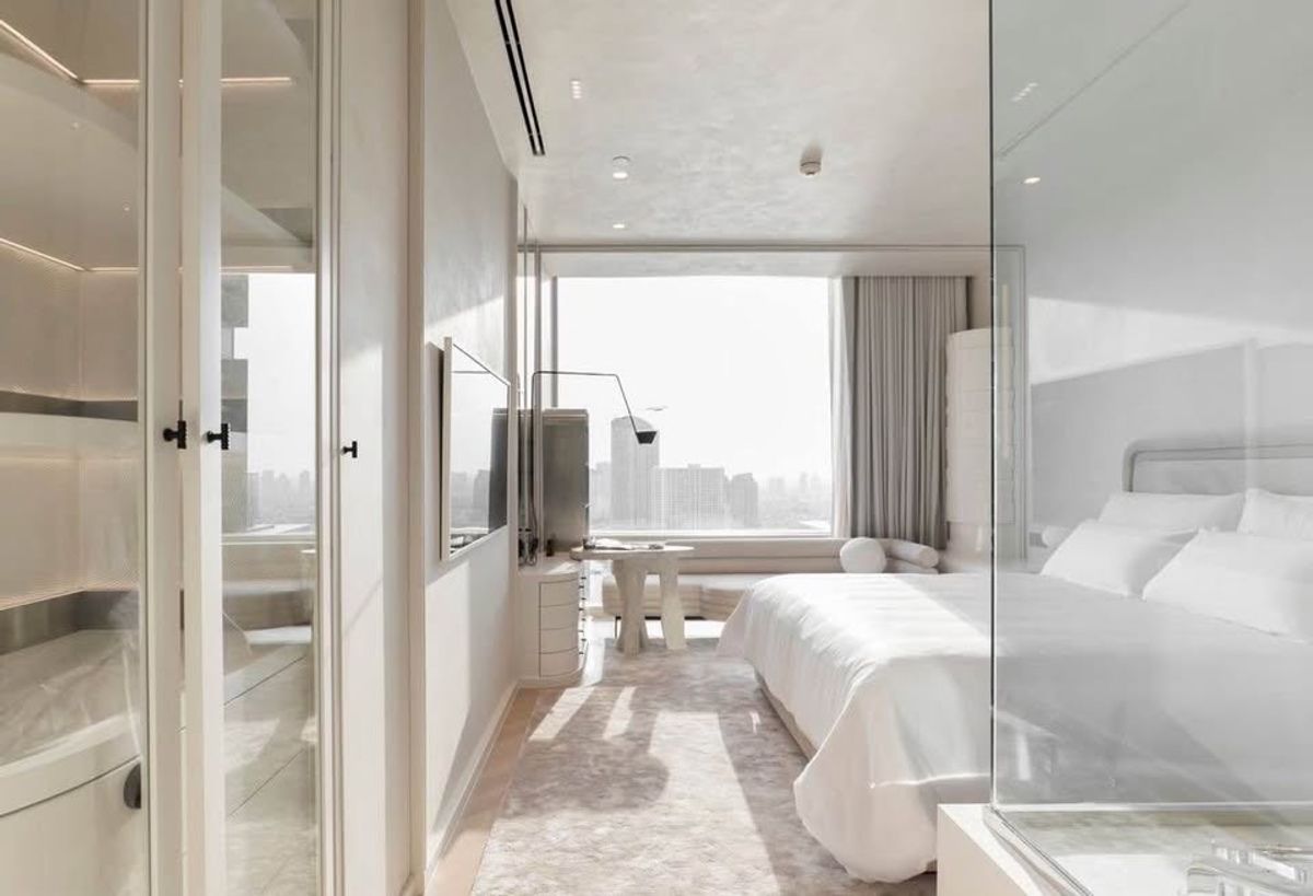 คอนโดสาทร นราธิวาส : คอนโดหรูที่ Four Seasons Private Residences เดินทางสะดวก ใกล้รถไฟฟ้าบีทีเอส ห้องตกแต่งสวยมาก! เฟอร์นิเจอร์ครบ! พร้อมอยู่!