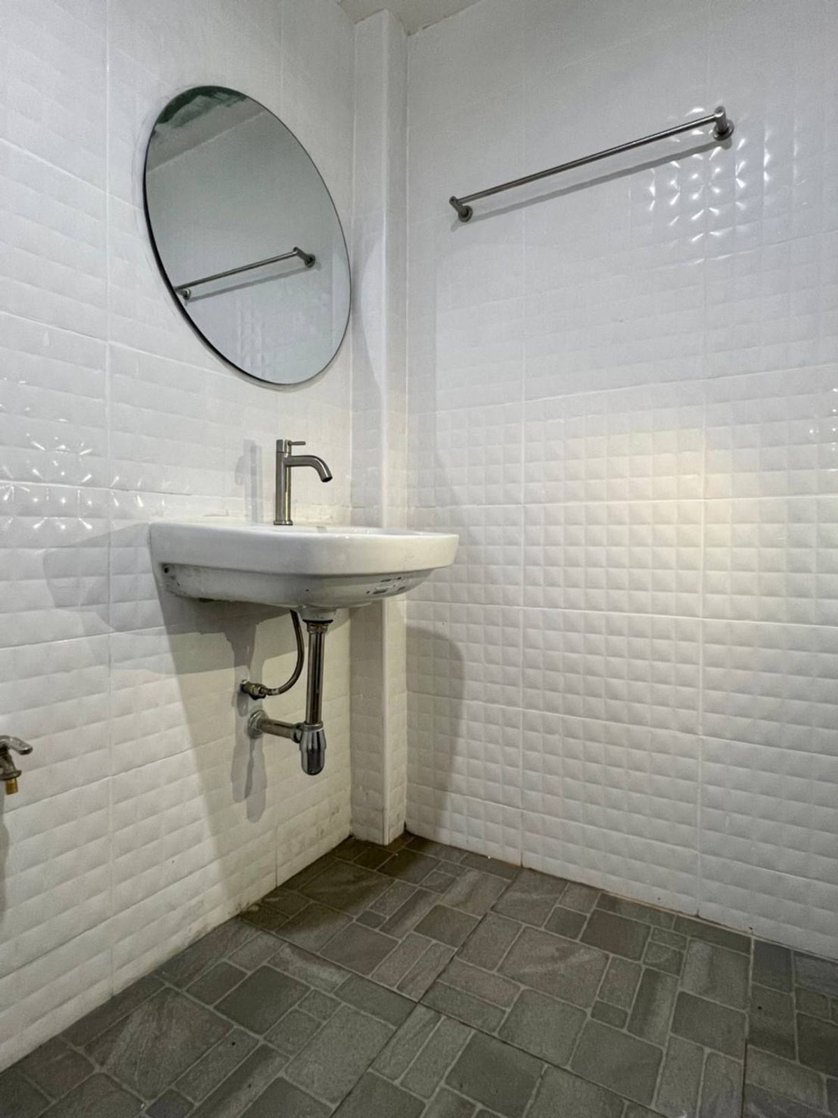 For SaleShop HouseBang Sue, Wong Sawang, Tao Pun : Sell ​​2 -storey commercial building with tenants at 9 MRT Bang Pho, only 50 meters near Bang Pho Hospital. And Bang Sue Gateway