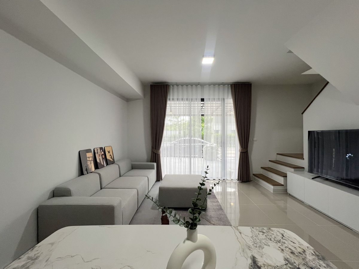 ให้เช่าทาวน์โฮมบางนา แบริ่ง ลาซาล : ให้เช่า Pleno สุขุมวิท บางนา 2 | บ้าน 3 ห้องนอน 106 ตร.ม. พร้อมเฟอร์ครบ | 36,000 บาท | LINE: @323gqmho | Ref: T1856