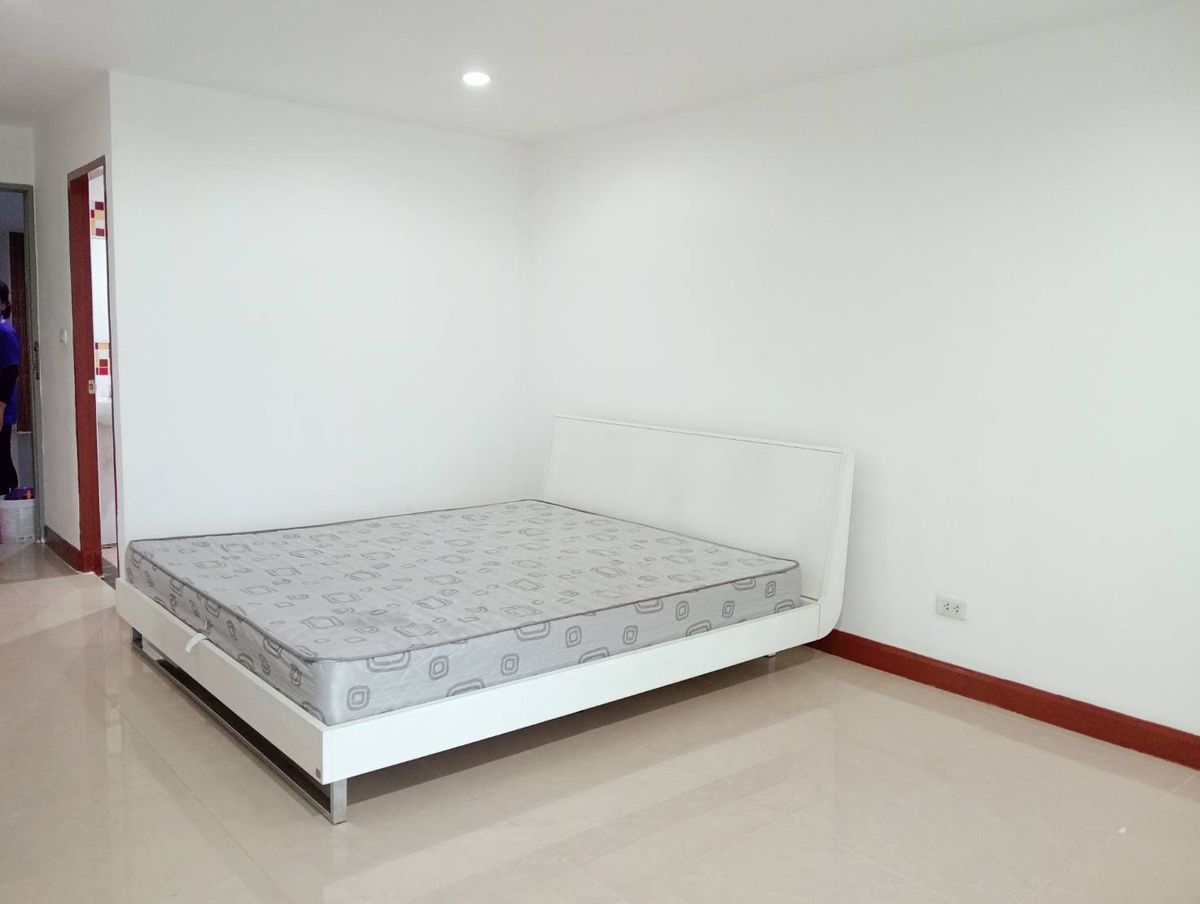 ขายคอนโดรัชดา ห้วยขวาง : 📣 [For Sale] ขายด่วน!! คอนโด Regent Home 5 Ratchada 19 แต่งครบ สภาพดีมาก ห้องสวย 🔥