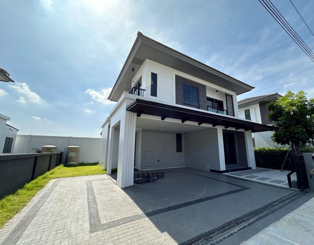 ขายบ้านบางนา แบริ่ง ลาซาล : แกรนด์ บริทาเนีย บางนา กม.12 / 4 ห้องนอน (ขาย), Grand Britania Bangna KM.12 / 4 Bedrooms (FOR SALE) NICE011