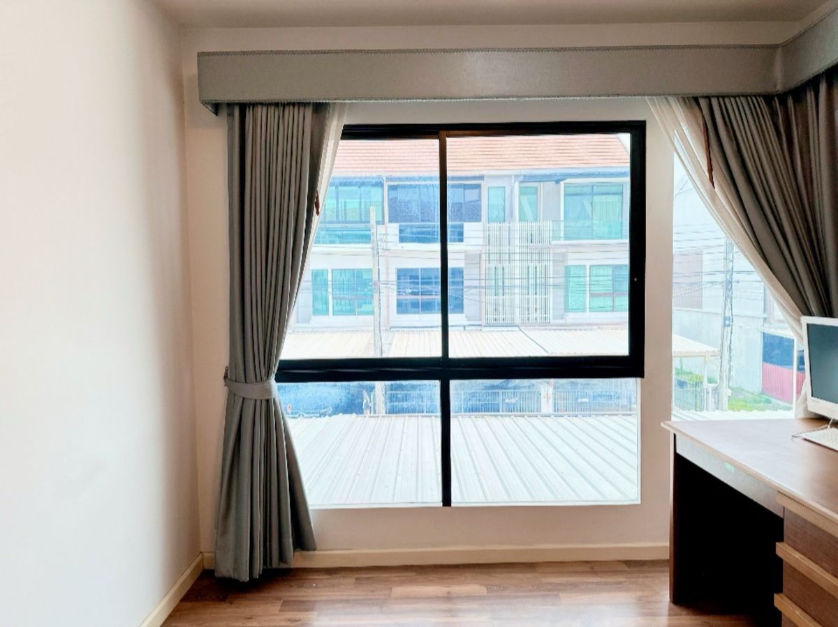 ขายทาวน์โฮมนวมินทร์ รามอินทรา : 🏡ขายบ้านเปล่า🏡  𝐓𝐨𝐰𝐧𝐡𝐨𝐦𝐞 𝐓𝐡𝐞 𝐓𝐞𝐫𝐫𝐚𝐜𝐞 𝐑𝐚𝐦𝐢𝐧𝐭𝐫𝐚 65⭐️⭐️⭐️