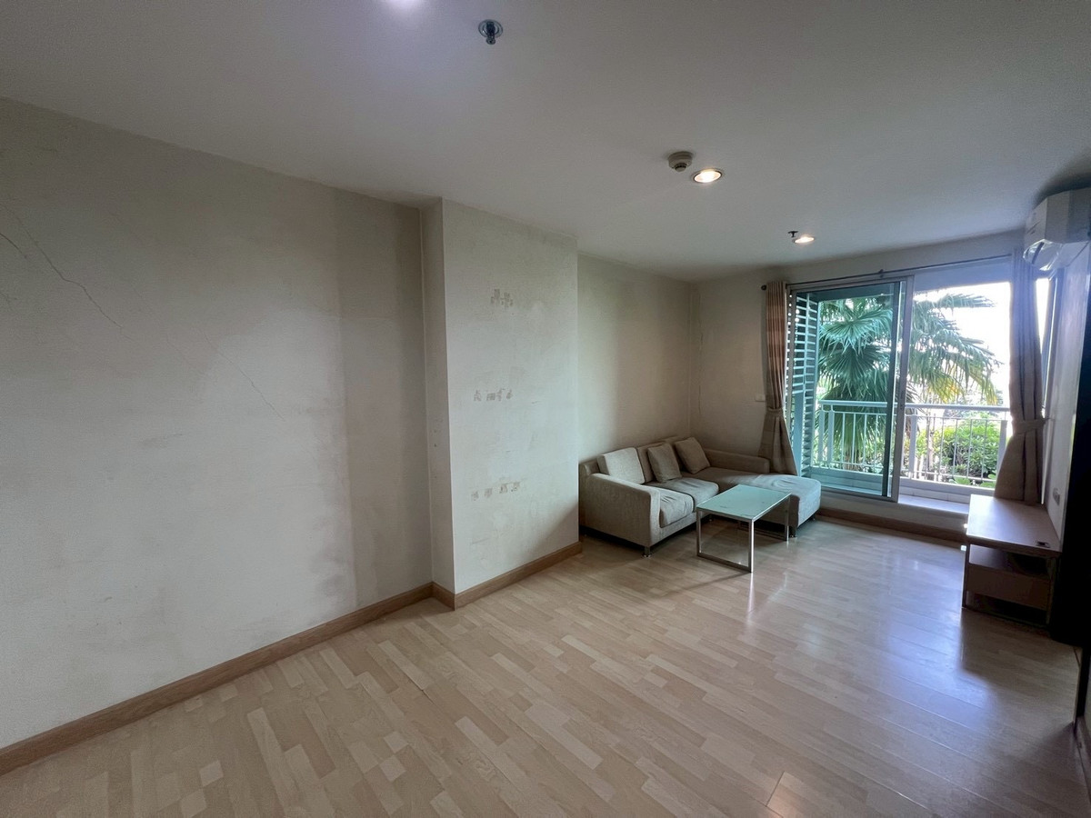 For RentCondoRatchadapisek, Huaikwang, Suttisan : Rent a Rhythm Ratchada (a big room ready to go in a good price)