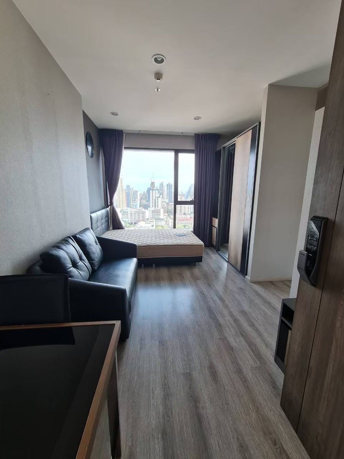For RentCondoRama9, Petchburi, RCA : Rent 🏙 Ideo Mobi Asoke 18000