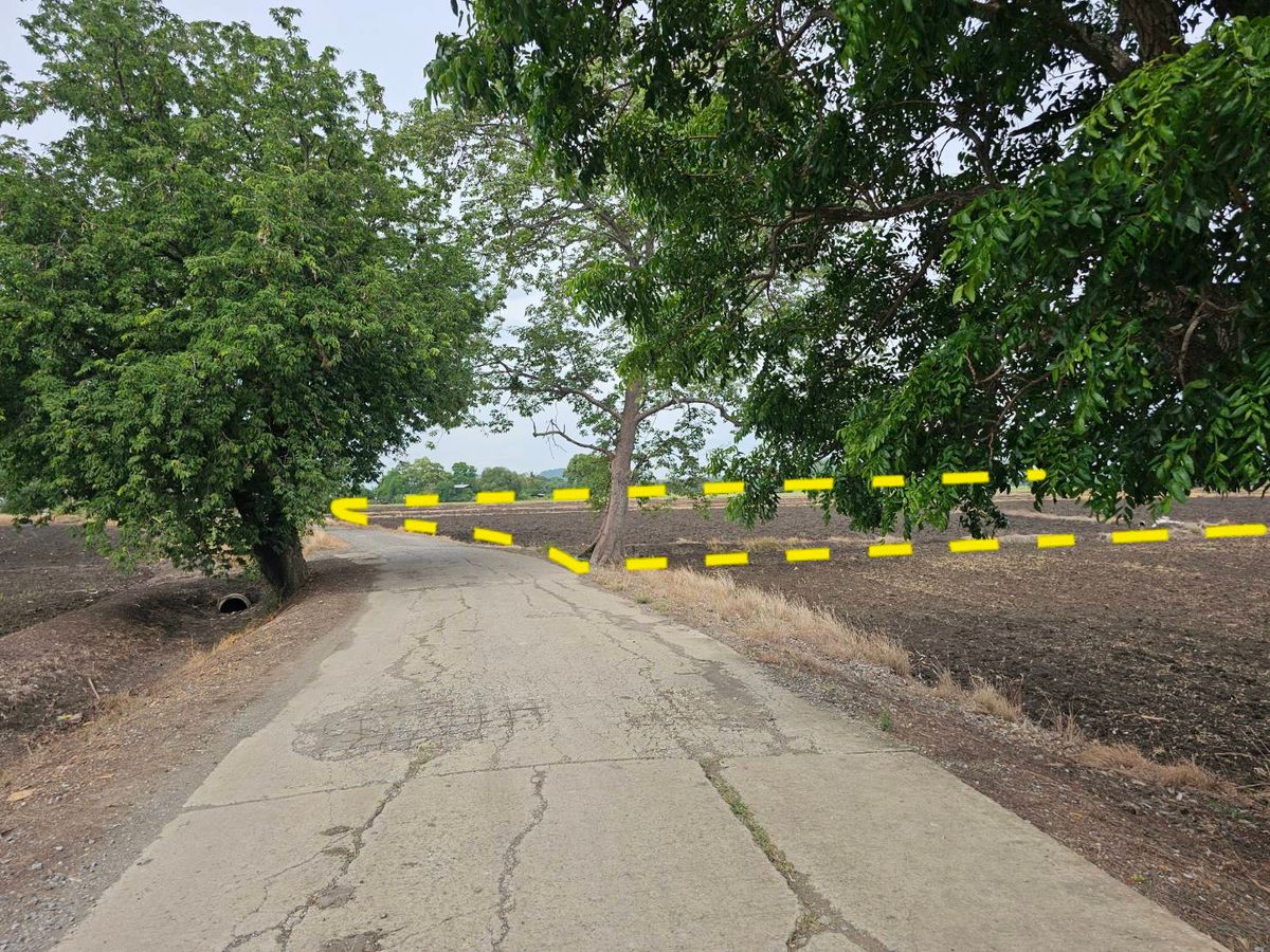 For SaleLandLop Buri : Land for sale 17 rai, Nikom Sang Subdistrict, Lop Buri, near Robinson, Lop Buri, beautiful mountain view, suitable for allocation projects or holiday homes Selling only 790,000 baht per rai