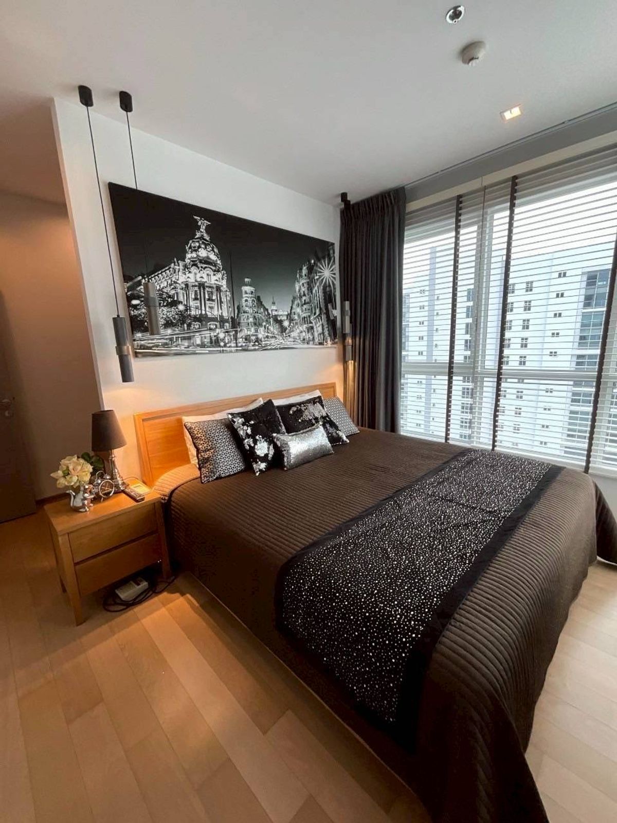 ให้เช่าคอนโดสุขุมวิท อโศก ทองหล่อ : ให้เช่าคอนโดใกล้ BTS ทองหล่อ HQ Thonglor 2 Bed 2 Bath