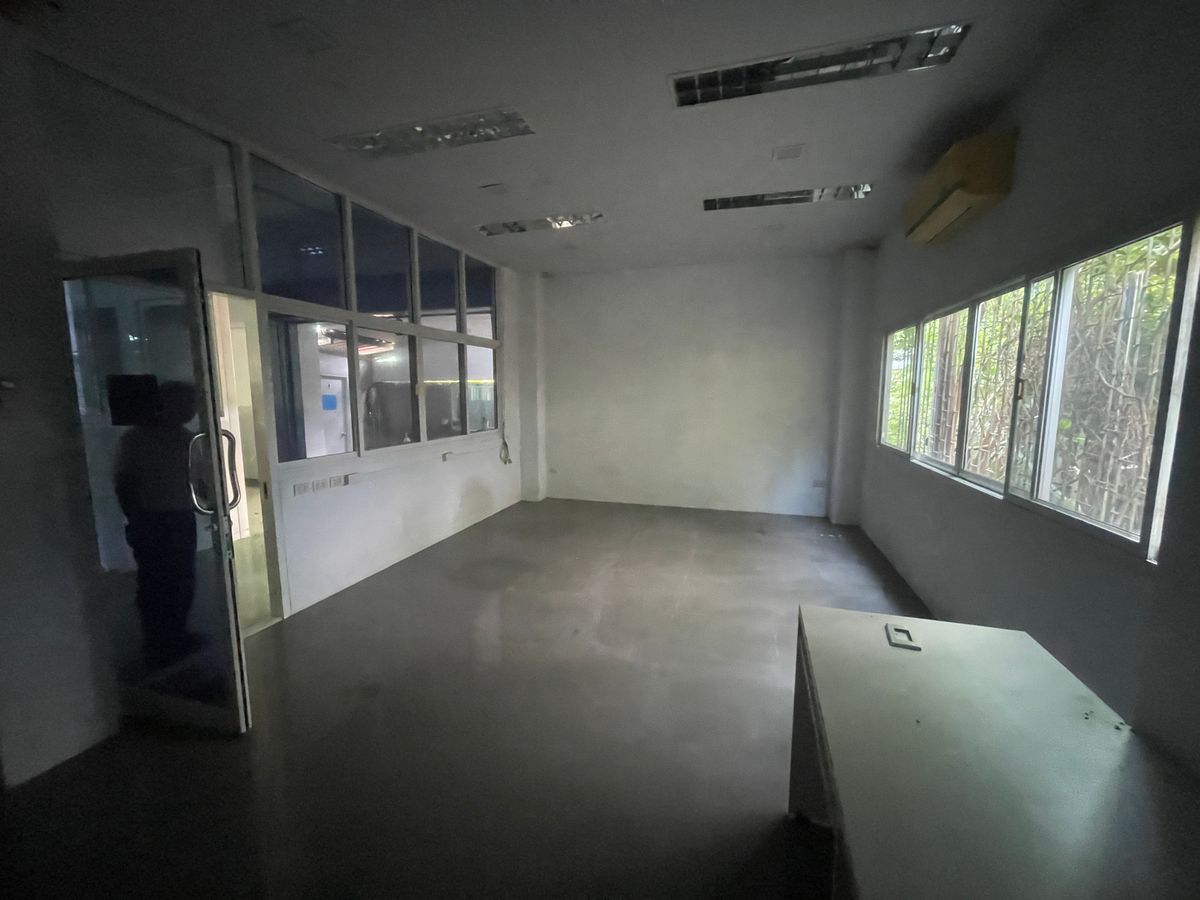 ขายโกดังลาดกระบัง สุวรรณภูมิ : ขายโกดัง ใกล้สุวรรณภูมิ ทำคาเฟ่  ร้านอาหาร โกดัง โรงงานขนาดเล็กได้