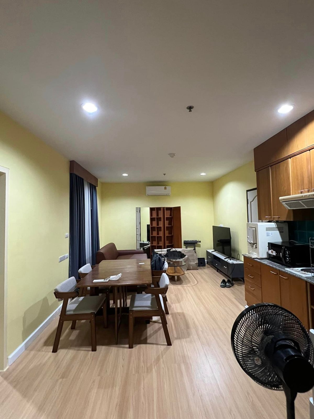 For RentCondoRatchathewi,Phayathai : Pathumwan Resort【𝐑𝐄𝐍𝐓】🔥Large room in the city center, clearly separated, near BTS, easy to travel🔥 Contact Line ID: @hacondo