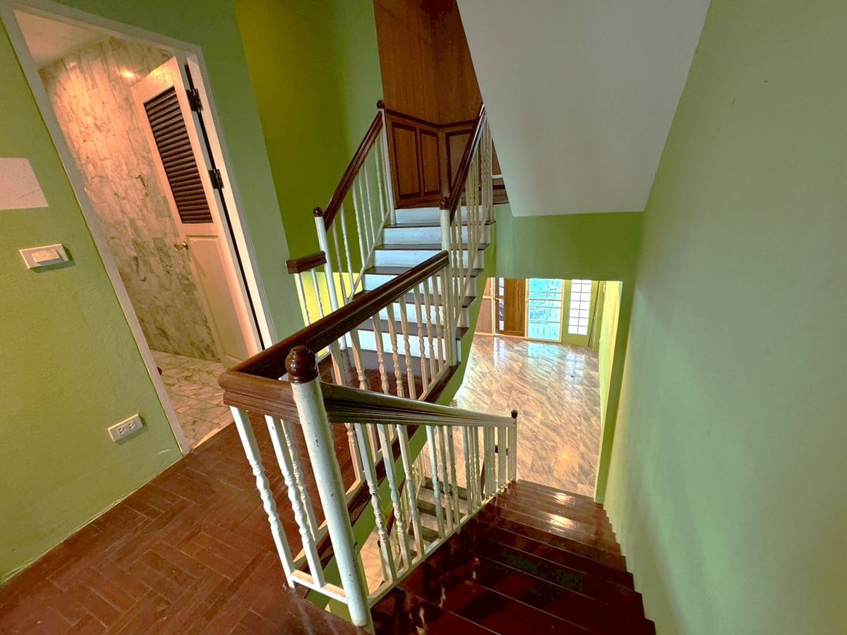 For RentShop HouseSukhumvit, Asoke, Thonglor : Townhouse for Rent – Suitable for All Types of Business, Ekkamai  **NO CO-AGENT**