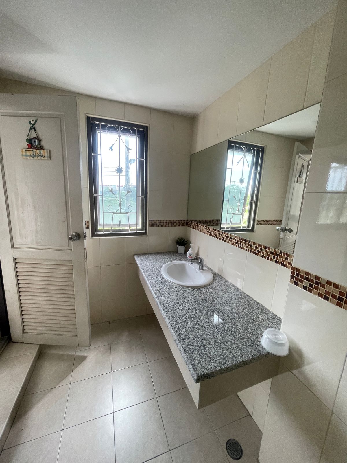 ขายโฮมออฟฟิศบางนา แบริ่ง ลาซาล : ็ขายตึก 5 ชั้น ราคาดี ทำเลดีมาก ใกล้สุวรรณภูมิ เดินทางสะดวก ปรับเป็นโรงแรม คาเฟ่ ร้านอาหาร ได้