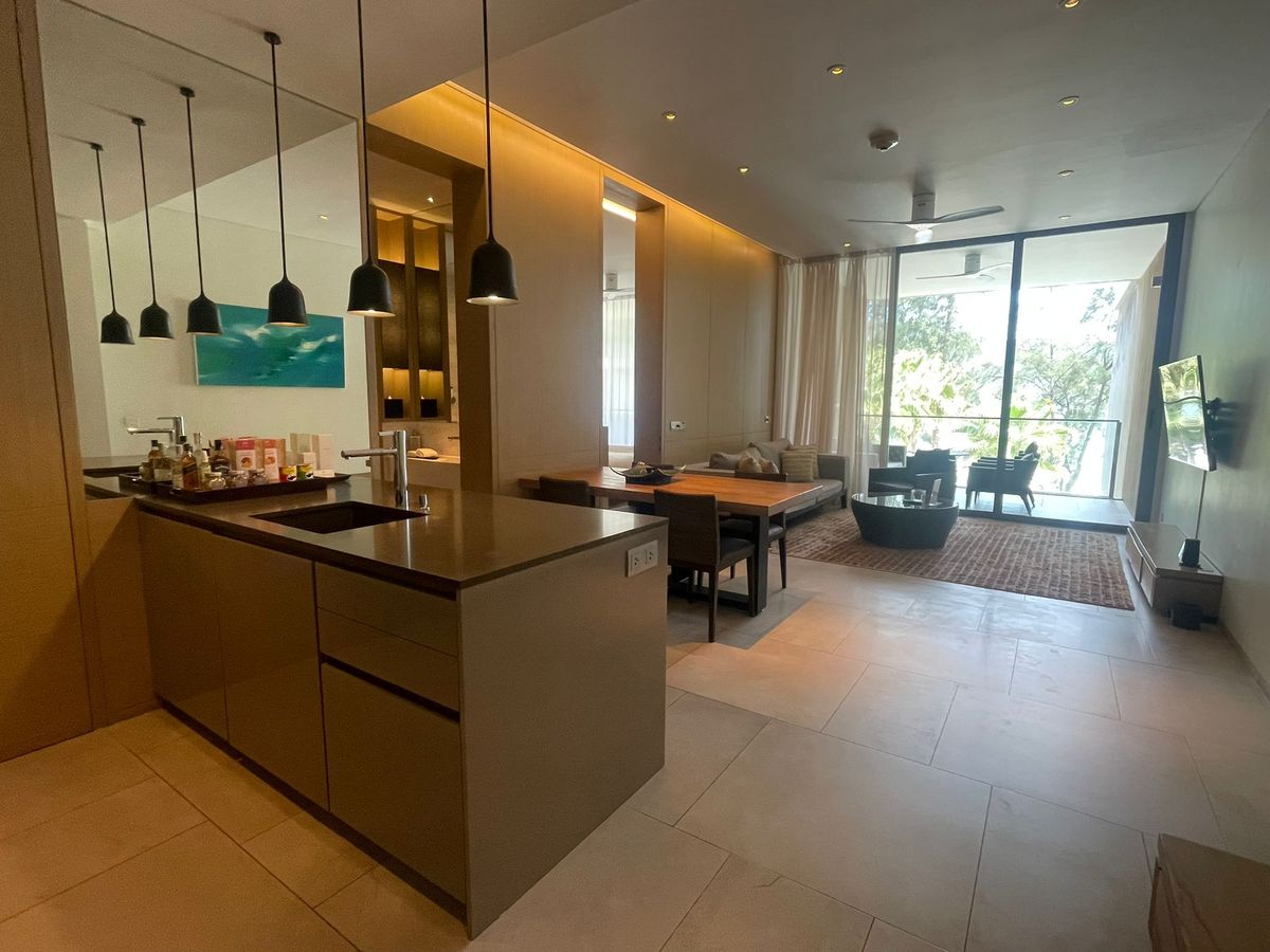 ขายคอนโดภูเก็ต : 🔥 Foreign Quota | Penthouse 1B1B | 213 Sq.m. | Twinpalms Residences by Montazure | 3rd Floor | 72 MB [YBs250701]