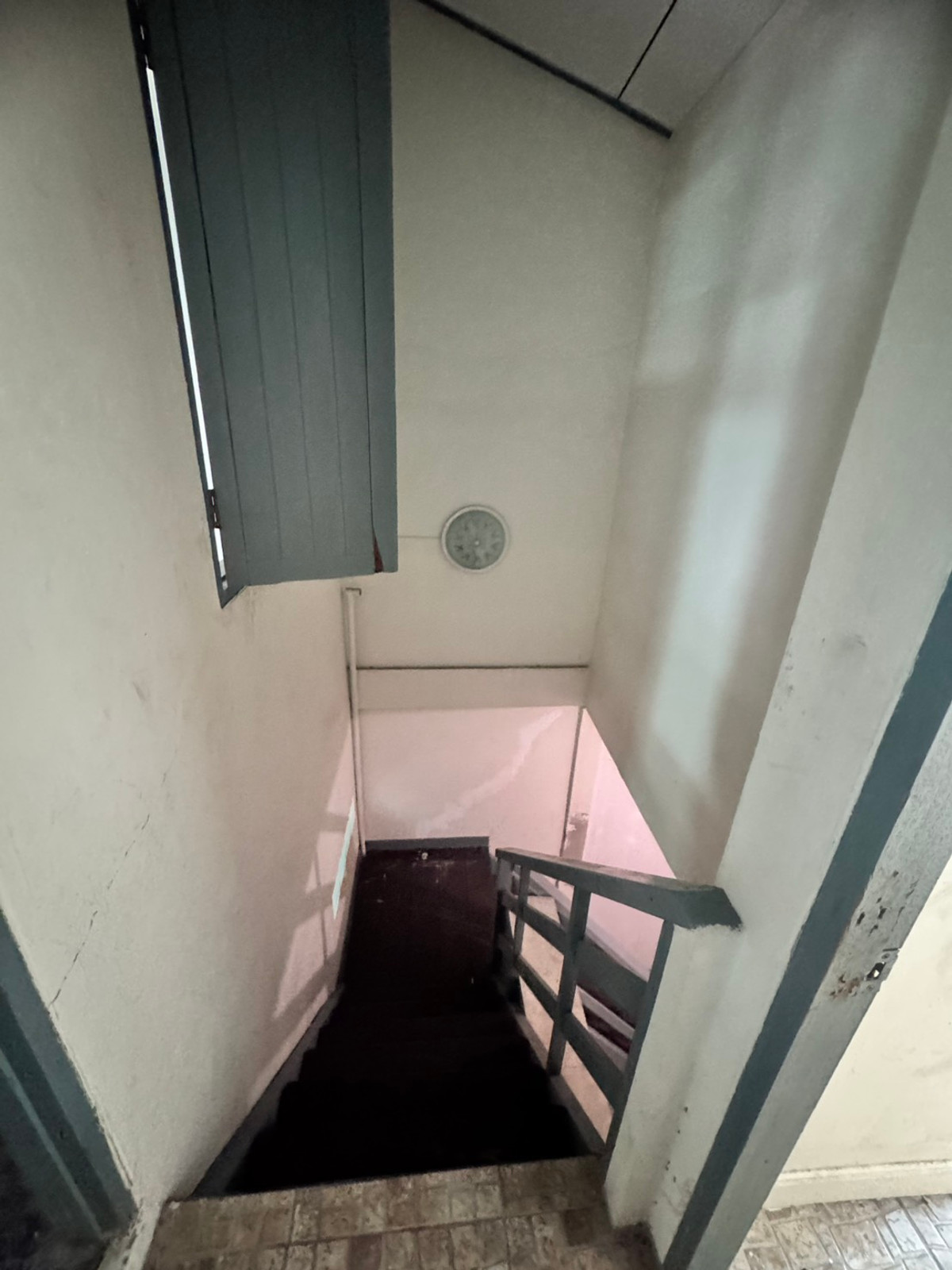 ขายอาคารพาณิชย์สีลม ศาลาแดง บางรัก : ขายตึกแถว ซอยจินดาถวิล แขวงมหาพฤฒาราม บางรัก ทำเลดีใจกลางเมือง (N.1984)