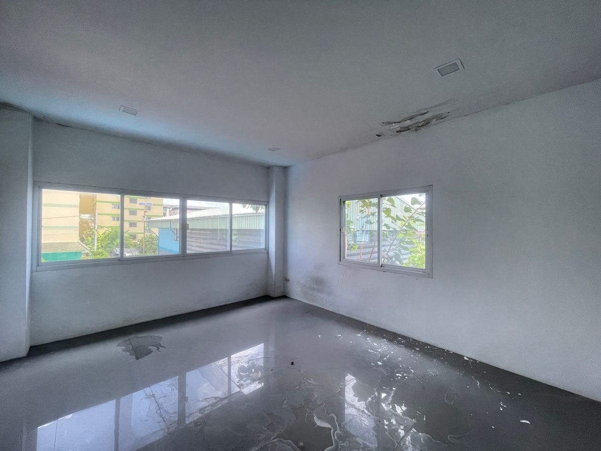 ขายโกดังลาดกระบัง สุวรรณภูมิ : ขายโกดัง ใกล้สุวรรณภูมิ ทำคาเฟ่  ร้านอาหาร โกดัง โรงงานขนาดเล็กได้