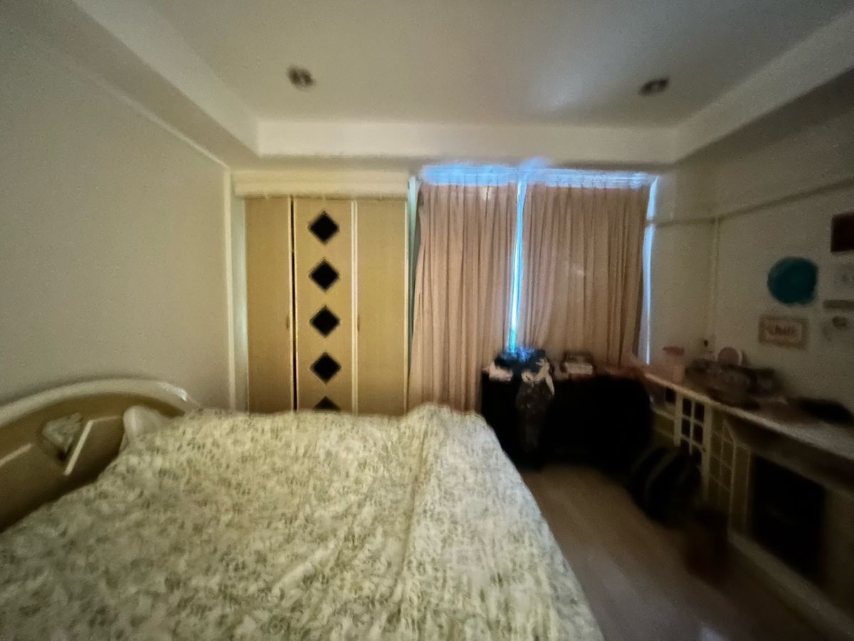 ขายทาวน์โฮมสาทร นราธิวาส : ขายด่วน ราคาพิเศษ  7,600,000 บาท หมู่บ้านธนพัฒน์  พร้อมเฟอร์นิเจอร์ พร้อมอยู่ บ้านต่อเติมแล้ว