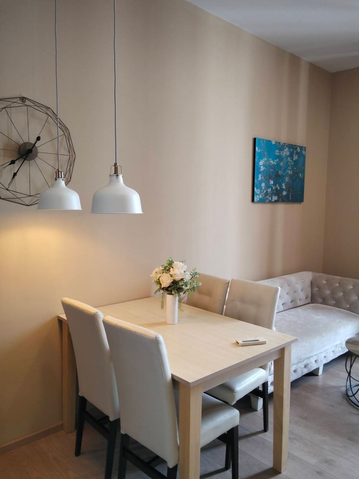 ให้เช่าคอนโดสุขุมวิท อโศก ทองหล่อ : For RENT : Noble BE19 Location :    BTS Asoke/MRT Sukhumvit , #Terminal21   Size  :   61 Sqm.     Floor :   22 Type  :  2 Bedroom 2 Bathroom Fully furnished 