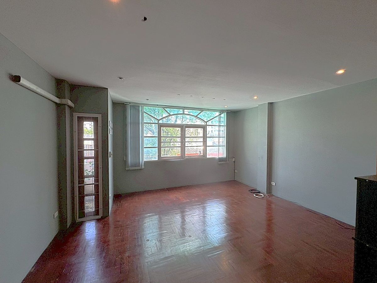 For RentShop HouseSukhumvit, Asoke, Thonglor : Townhouse for Rent – Suitable for All Types of Business, Ekkamai  **NO CO-AGENT**