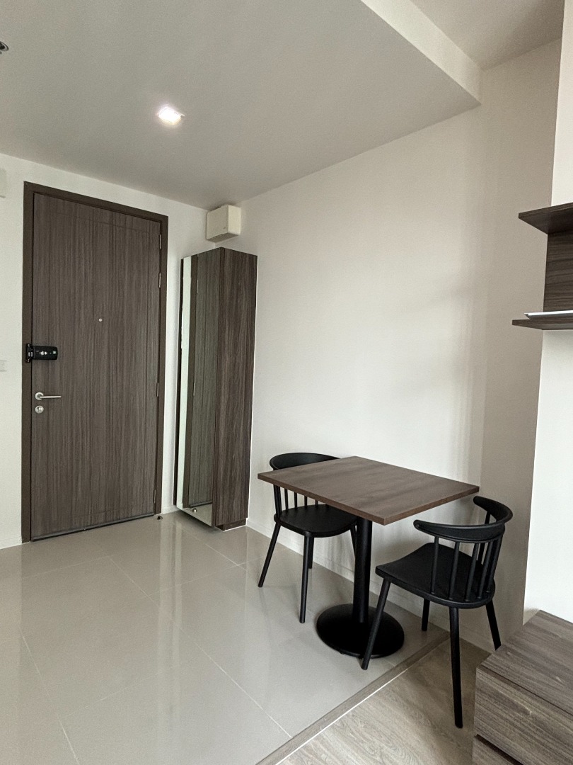 ให้เช่าคอนโดรัชดา ห้วยขวาง : 🔥ให้เช่าด่วน🔥ควินน์ รัชดา 17 ห้องกว้าง ใจกลางรัชดา  เฟอร์นิเจอร์ครบพร้อมเข้าอยู่ 