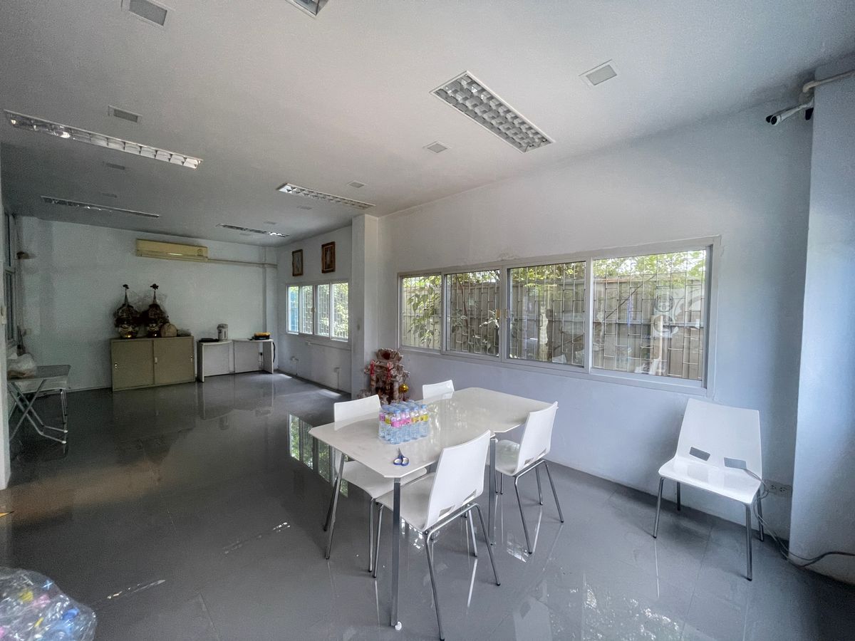 ขายโกดังลาดกระบัง สุวรรณภูมิ : ขายโกดัง ใกล้สุวรรณภูมิ ทำคาเฟ่  ร้านอาหาร โกดัง โรงงานขนาดเล็กได้