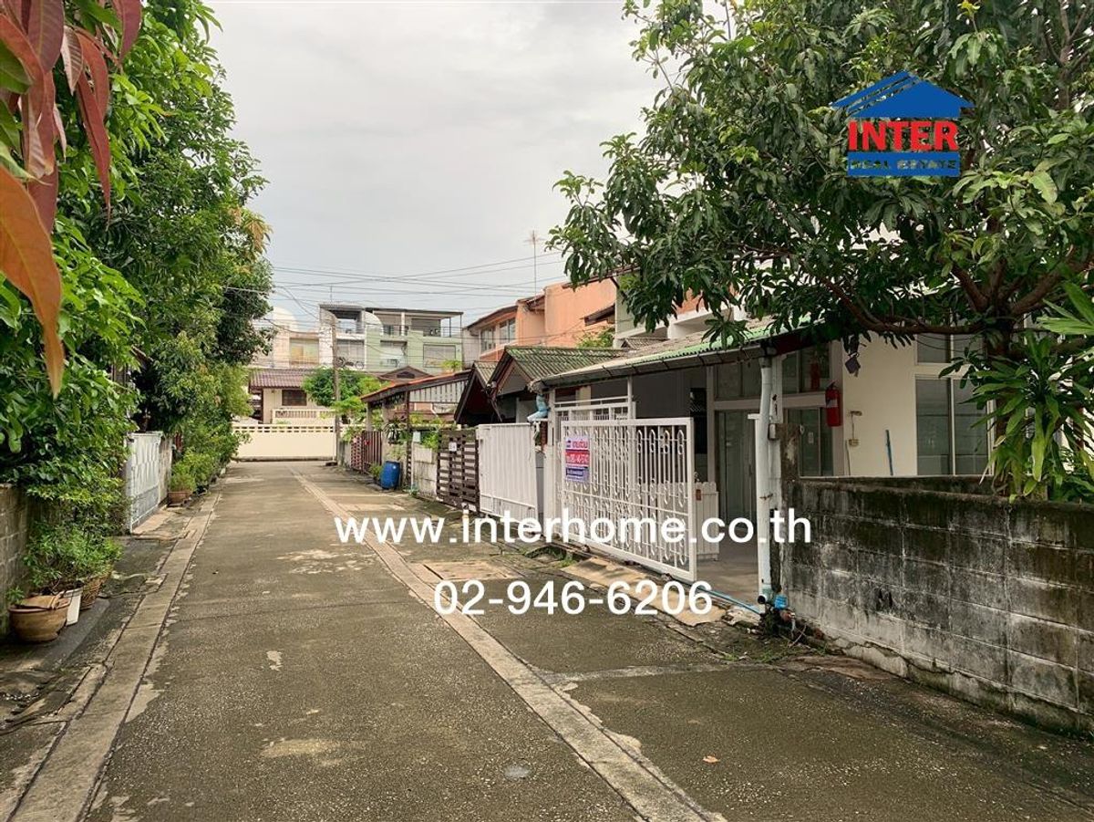 ขายทาวน์โฮมเสรีไทย-นิด้า : ทาวน์เฮ้าส์ 2 ชั้น 45 ตร.ว. หมู่บ้านชวนชื่น ใกล้เดอะพาซิโอทาวน์ รามคำแหง ซอยรามคำแหง102 ถนนรามคำแหง เขตบางกะปิ กรุงเทพมหานคร